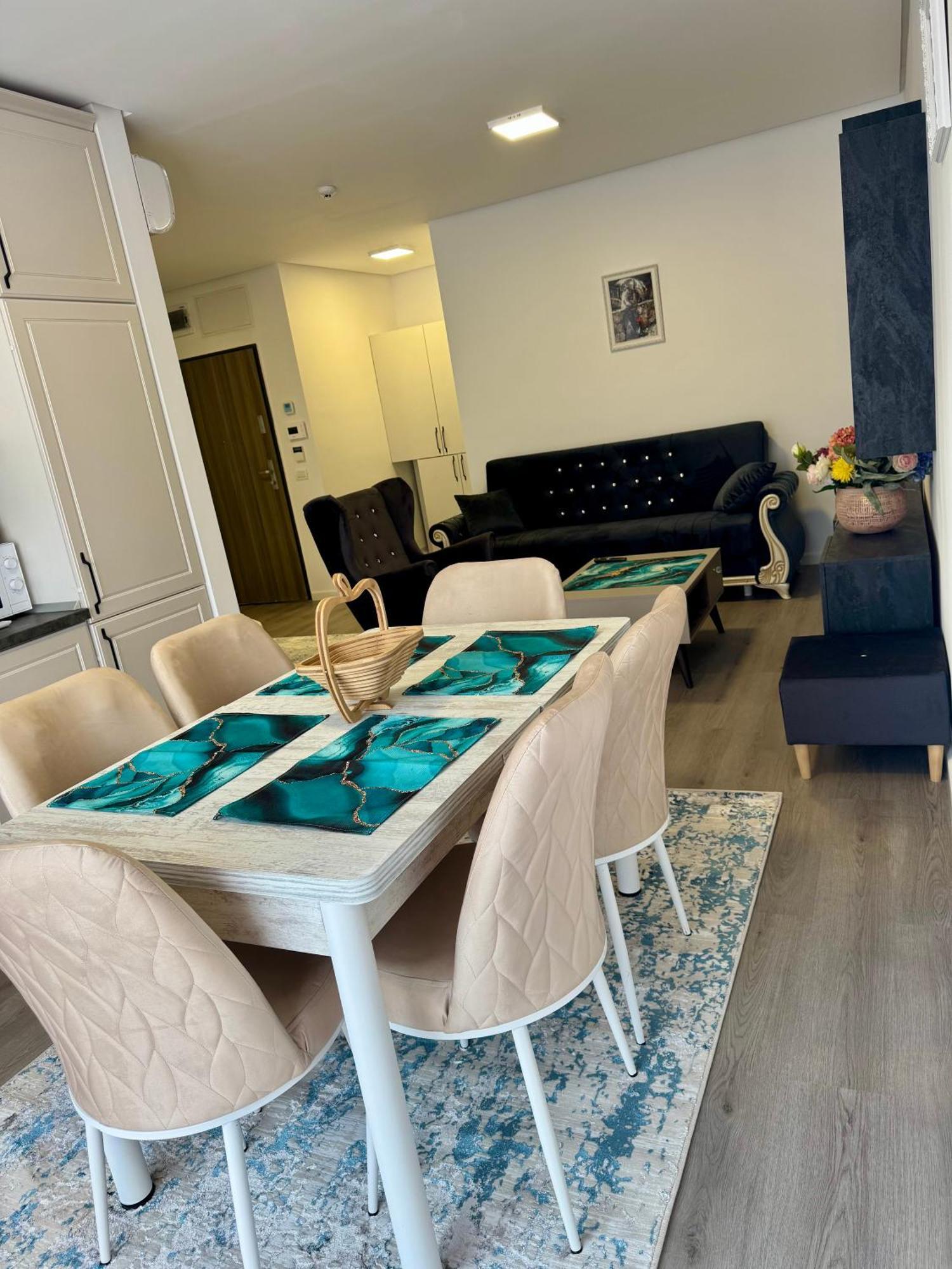 Adora De Luxe Apartment *