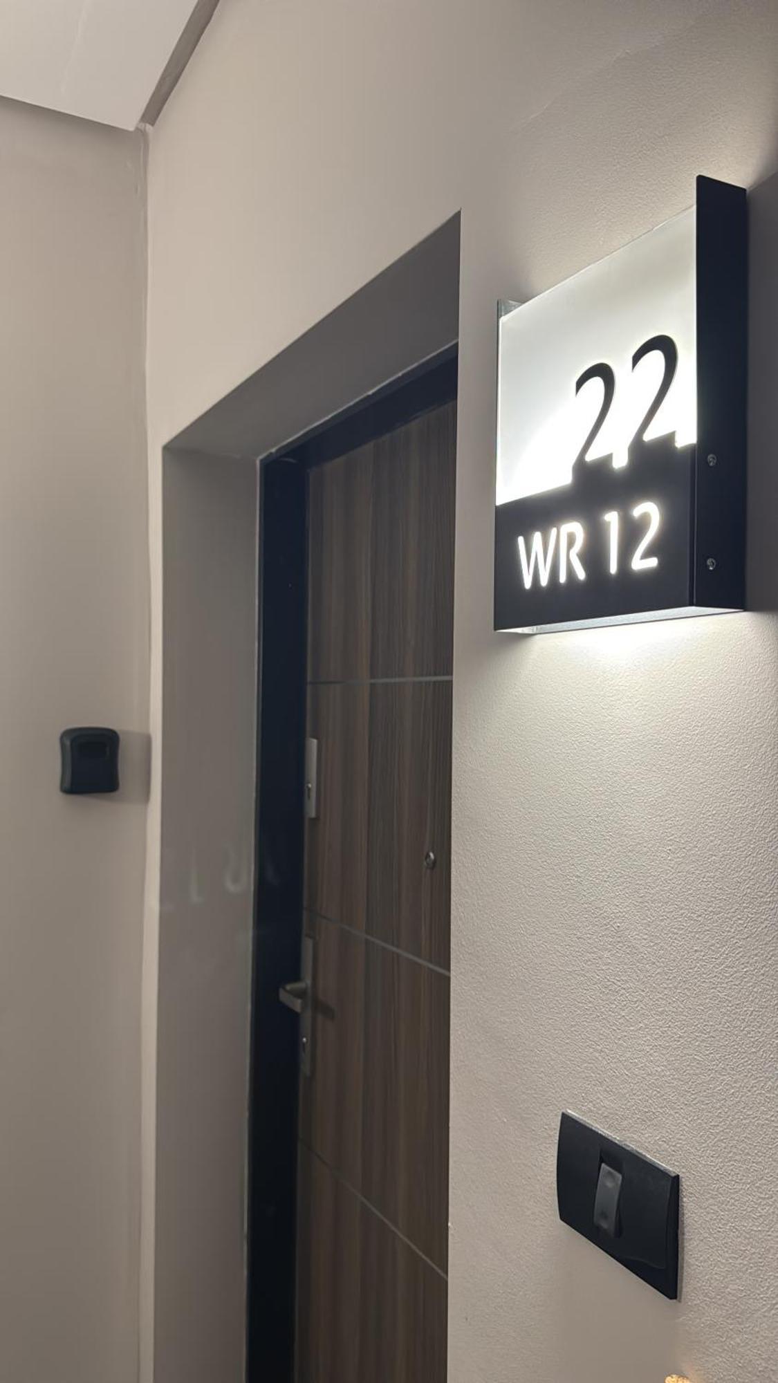 Adora De Luxe Apartment